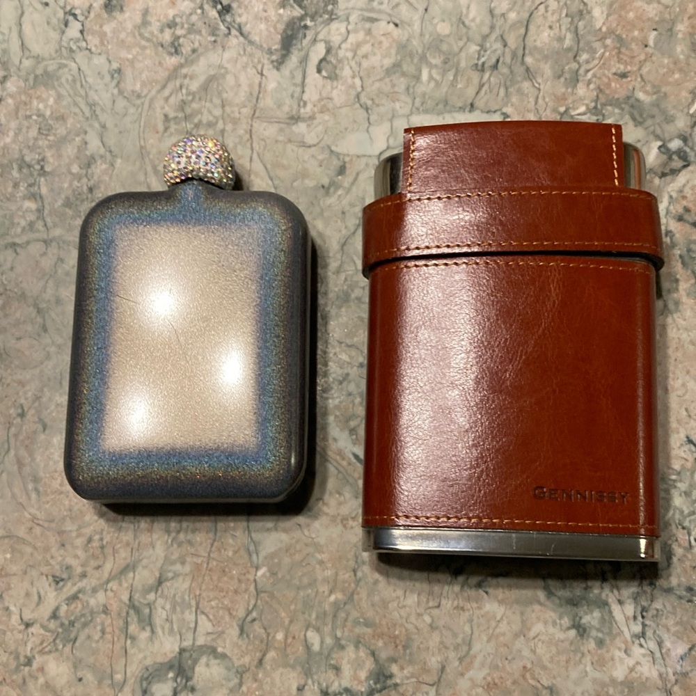 Men’s and women’s flasks